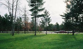 Whitetail Lodge Saint Germain Exteriör bild